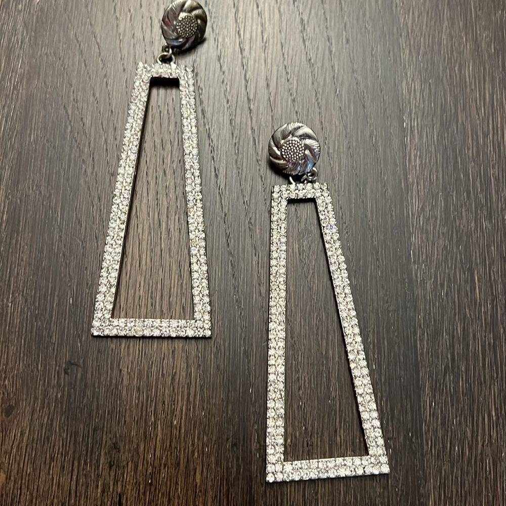 Silver Studded earrings - Picture 2 of 2